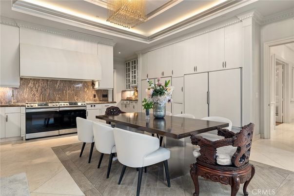 Dining room, Interior, Kitchen, Recessed Lighting, Stainless Steel Appliances