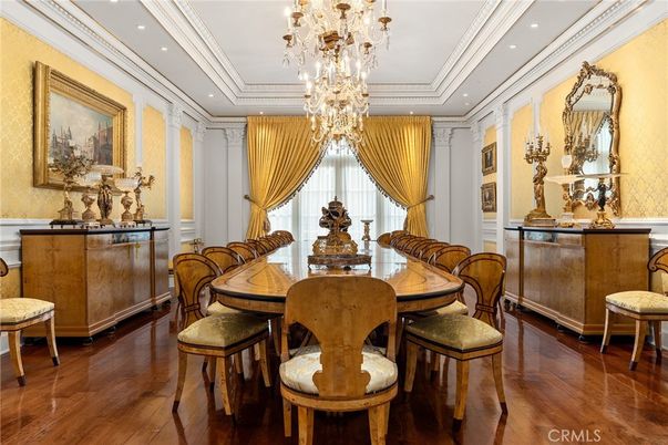 Chandelier, Dining room, Interior, Recessed Lighting, Wood Texture Flooring