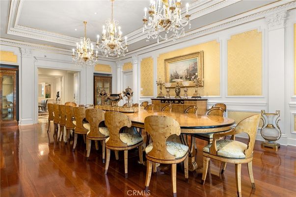 Chandelier, Dining room, Interior, Recessed Lighting, Wood Texture Flooring