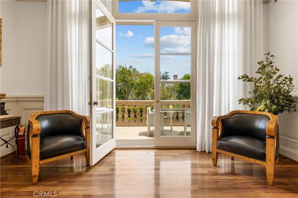Interior, Sun Room, Wood Texture Flooring