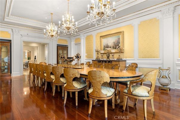 Chandelier, Dining room, Interior, Recessed Lighting, Wood Texture Flooring