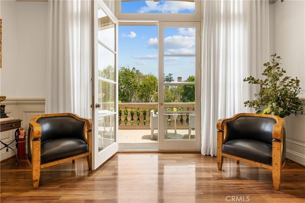 Interior, Sun Room, Wood Texture Flooring