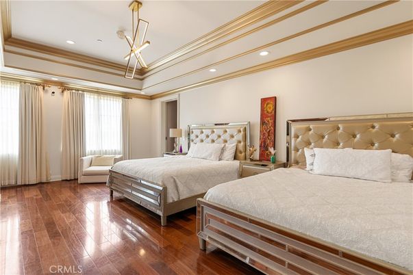 Bedroom, Interior, Pendant Lights, Recessed Lighting, Wood Texture Flooring