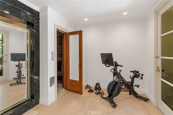 Fitness Equipment, Interior, Recessed Lighting, Wood Texture Flooring