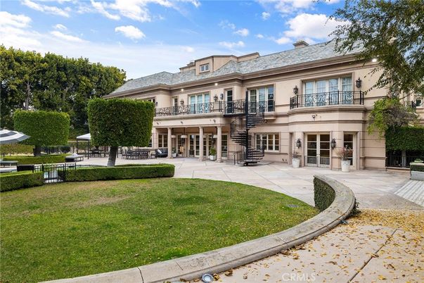 Backyard, Exterior, Facade, French Provincial