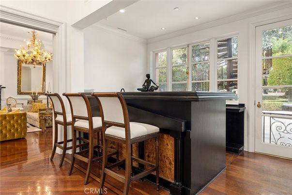 Chandelier, Interior, Piano, Recessed Lighting, Wood Texture Flooring