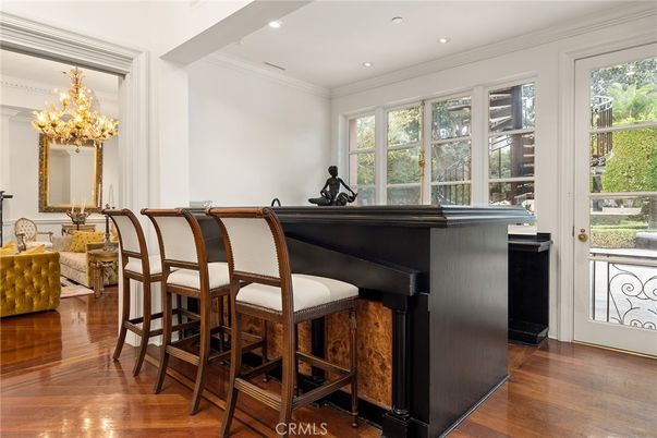 Chandelier, Interior, Piano, Recessed Lighting, Wood Texture Flooring