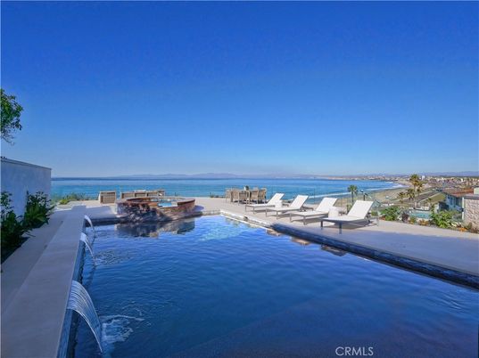 Exterior, Pool, Water