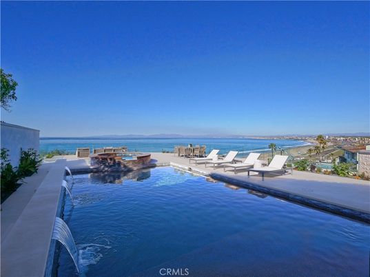 Exterior, Pool, Water