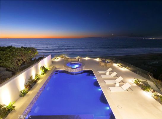 Exterior, Pool, Water