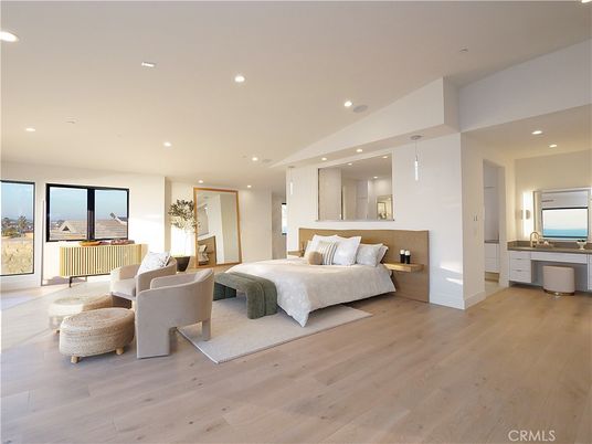 Bedroom, Interior, Living room, Recessed Lighting, Wood Texture Flooring