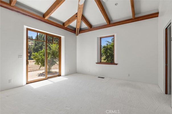Empty room, Interior, Wooden Beams