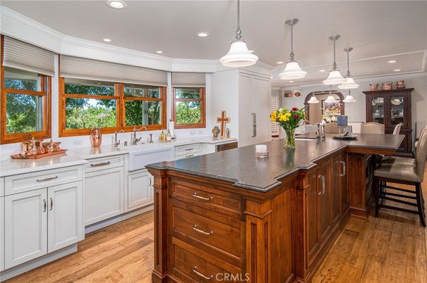 Dining room, Interior, Kitchen, Pendant Lights, Recessed Lighting, Wood Texture Flooring