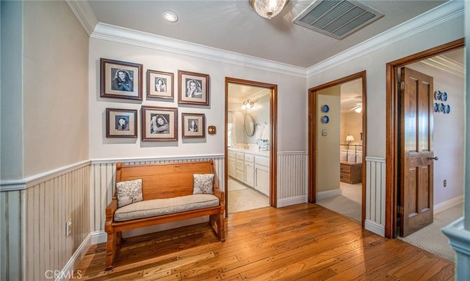 Bathroom, Interior, Recessed Lighting, Wood Texture Flooring