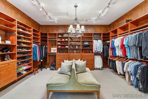 Chandelier, Interior, Walk-in Closets