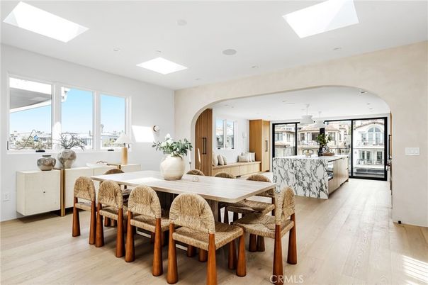 Dining room, Interior, Living room, Recessed Lighting, Wood Texture Flooring