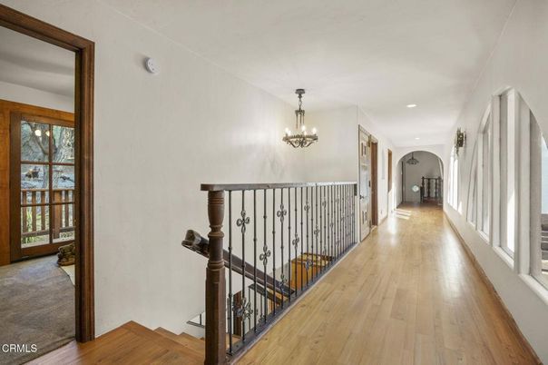 Chandelier, Interior, Recessed Lighting, Wood Texture Flooring