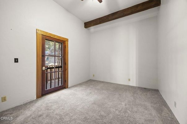 Empty room, Interior, Wooden Beams