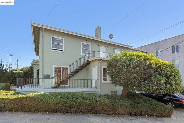 Exterior, Facade, None