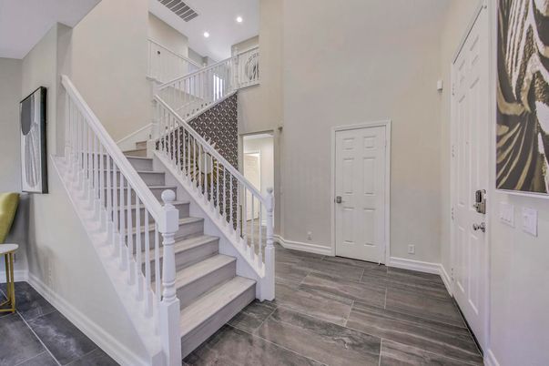 Interior, Recessed Lighting, Wood Texture Flooring
