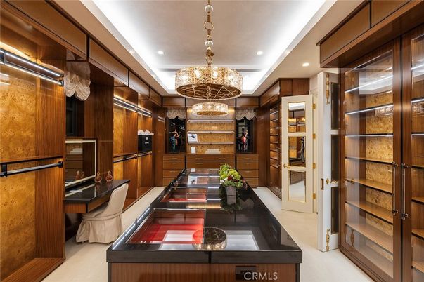 Chandelier, Interior, Recessed Lighting, Walk-in Closets