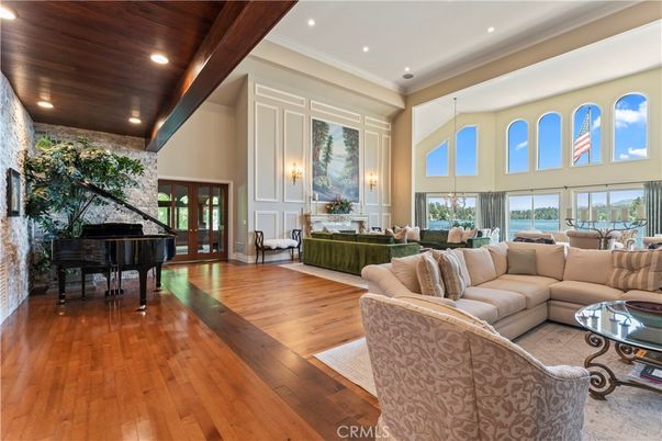 Interior, Living room, Piano, Recessed Lighting, Wooden Ceilings, Wood Texture Flooring