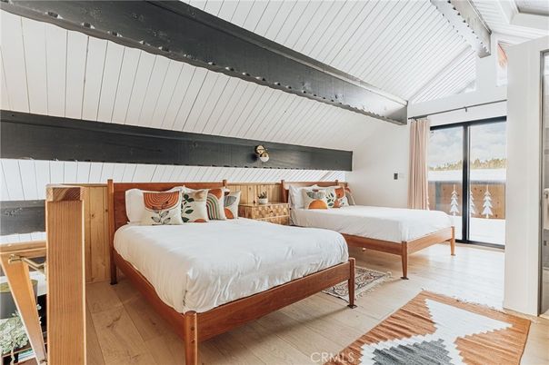 Bedroom, Interior, Water, Wood Texture Flooring