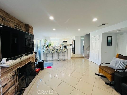 Fireplace, Interior, Kitchen, Recessed Lighting