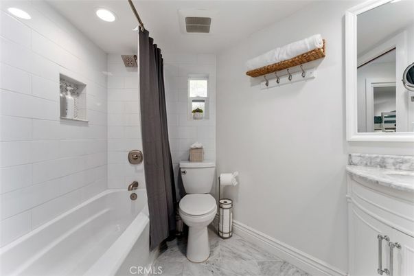 Bathroom, Interior, Marble, Recessed Lighting