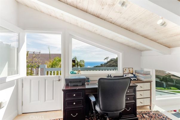 Home Office, Interior, Water