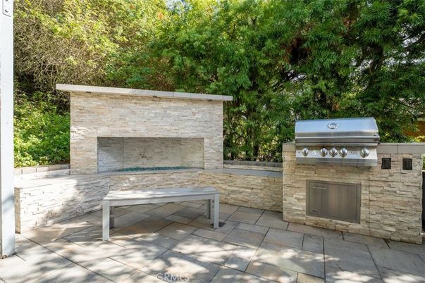 Exterior, Fireplace