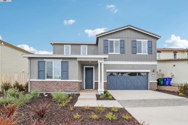 Attached, Exterior, Facade, Brick Facade, American Craftsman