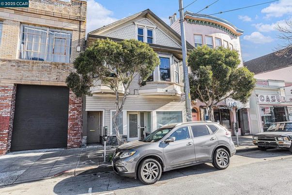 Attached, Exterior, Facade, Brick Facade, Rowhouse