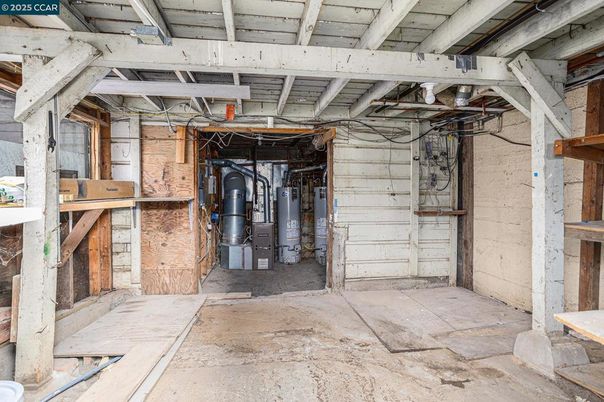 Garage, Interior