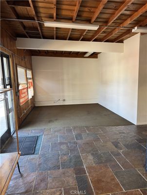 Empty room, Interior, Wooden Beams, Wooden Ceilings