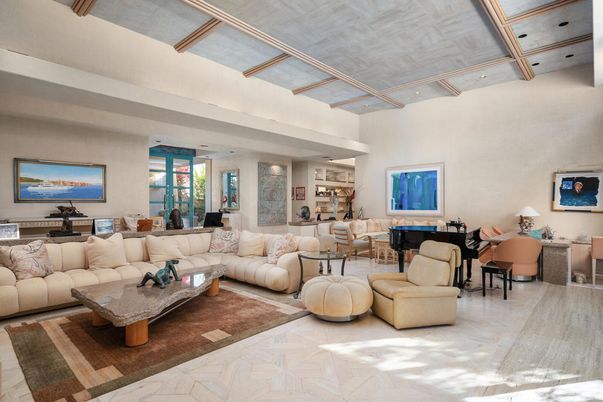 Interior, Living room, Piano