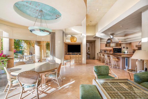 Dining room, Interior, Kitchen, Pendant Lights, Recessed Lighting, Stainless Steel Appliances
