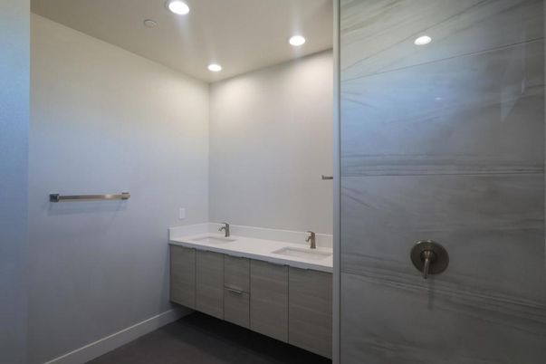 Bathroom, Dual Sink Vanities, Interior, Recessed Lighting