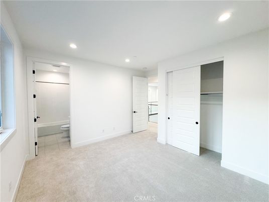 Bathroom, Empty room, Interior, Recessed Lighting