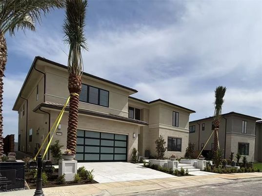 Attached, Exterior, Facade, Modern