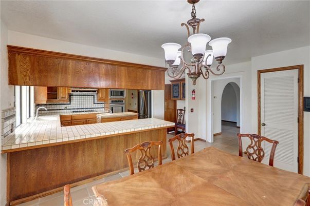 Chandelier, Dining room, Interior, Kitchen, Tile Countertops