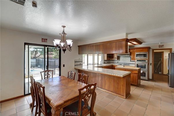 Chandelier, Dining room, Interior, Kitchen, Tile Countertops