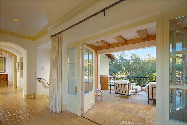 Interior, Recessed Lighting, Wooden Beams, Wood Texture Flooring
