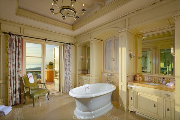 Bathroom, Chandelier, Free Standing Baths, Interior