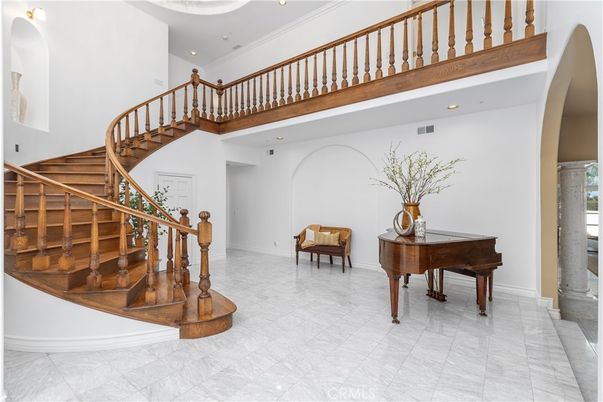 Interior, Piano, Recessed Lighting
