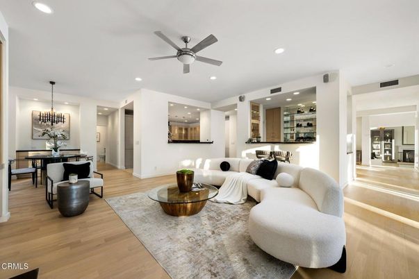 Chandelier, Dining room, Interior, Living room, Pendant Lights, Recessed Lighting, Wood Texture Flooring