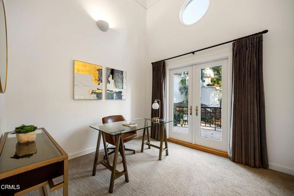 Home Office, Interior