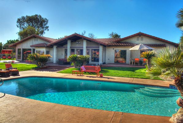 Exterior, Pool