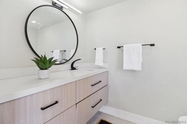 Bathroom, Dual Sink Vanities, Interior