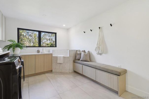 Interior, Recessed Lighting, Washer